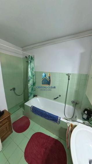 Casă individuală cu 6 camere cu Teren 385 Mp în Semicentral