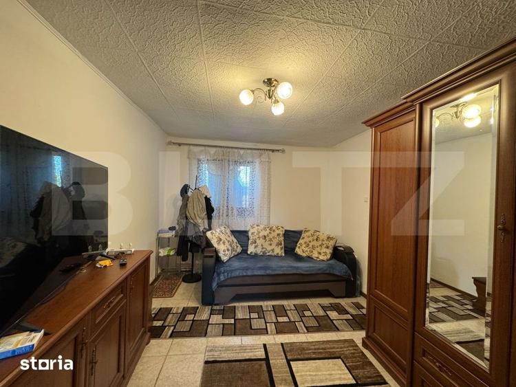 Casă cu 6 camere cu Teren 1000 Mp în Sântuhalm