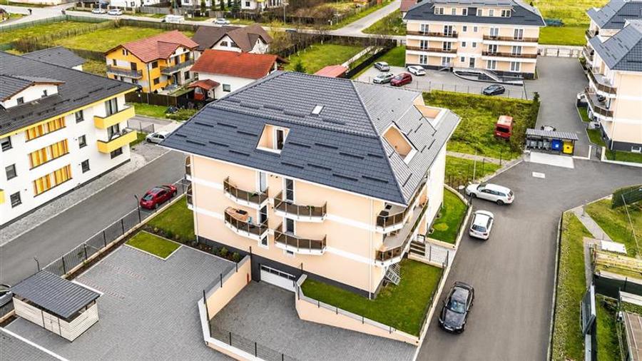 Apartament cu 2 camere decomandat, mobilat în Tractorul