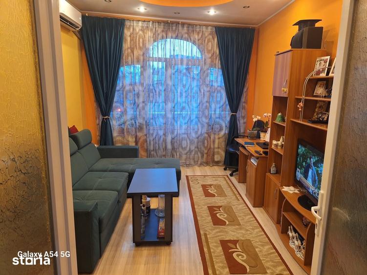 Apartament cu 2 camere semidecomandat în Victoriei