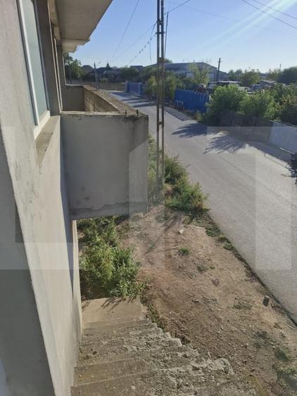 Casă individuală cu 8 camere cu Teren 1133 Mp în Curtișoara
