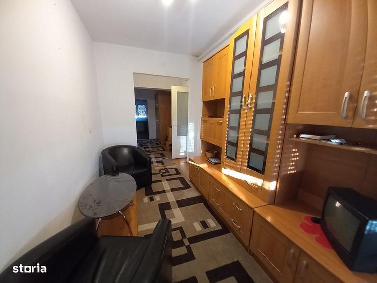 Apartament cu 3 camere decomandat în Traian
