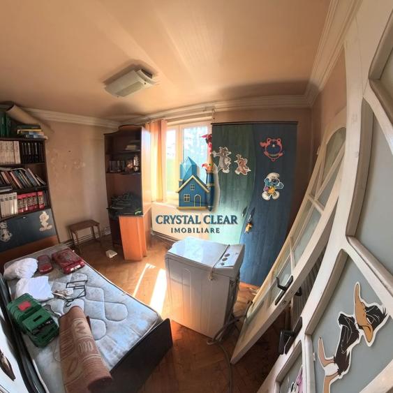 Apartament cu 4 camere - cartierul Dâmbu Pietros, str. Parângului - 16