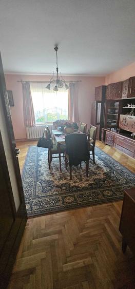 Casă cu 4 camere în Teaca