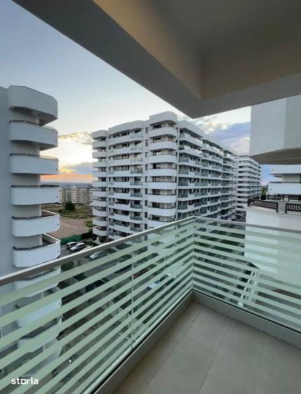Apartament cu 7 camere decomandat în Central