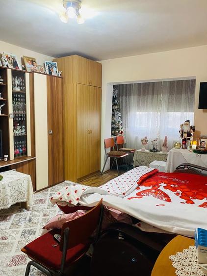 Garsonieră decomandată în Buziașului