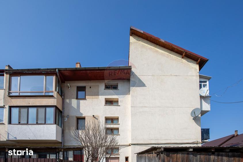 Apartament cu 3 camere în Traian