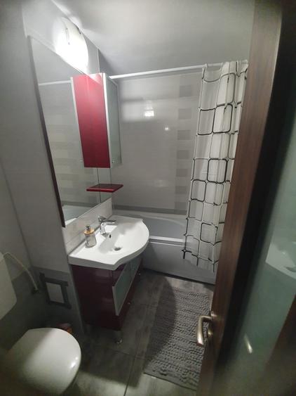 Apartament cu 3 camere decomandat în Faleza Nord