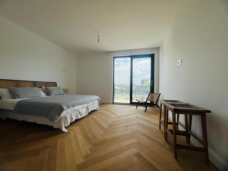 Duplex cu 5 camere cu Piscina în Central