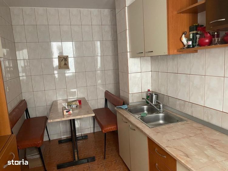 Apartament cu 3 camere decomandat în Doamna Ghica