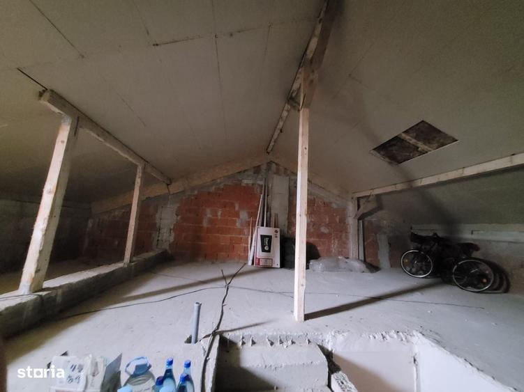 Casă cu 3 camere cu Teren 33 Mp în Berceni