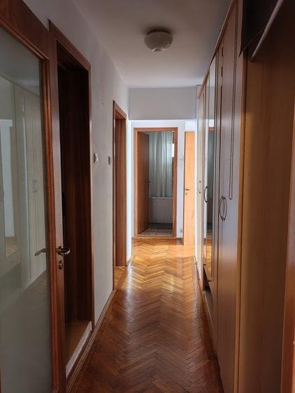 Apartament cu 4 camere circular, mobilat în Băneasa