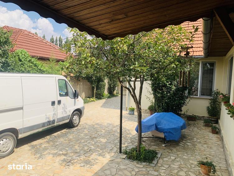 Casă cu 4 camere decomandat cu Teren 400 Mp în Aradul Nou