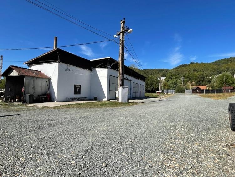 Spațiu industrial, de 1,210 mp, în Ferneziu