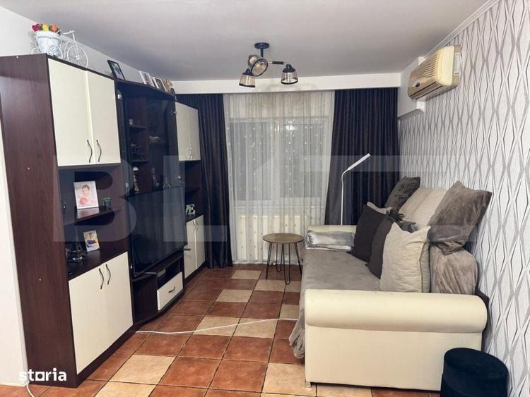 Apartament cu 3 camere semidecomandat în Obcini