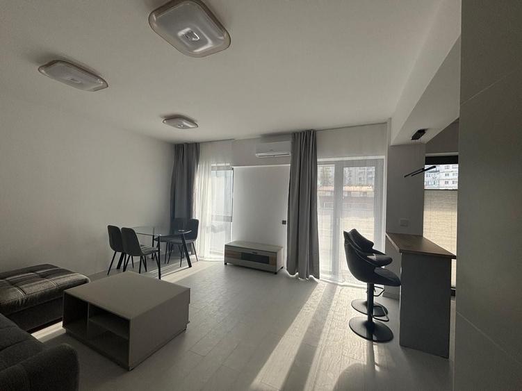 Apartament cu 2 camere semidecomandat, mobilat în Unirii
