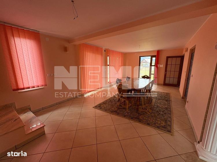 Casă cu 4 camere în Straja