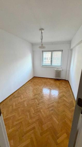 Apartament cu 4 camere decomandat în Ultracentral