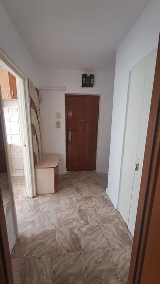 Apartament cu 2 camere semidecomandat în Exterior Vest