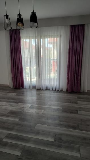 Duplex cu 5 camere cu Teren 300 Mp în Central