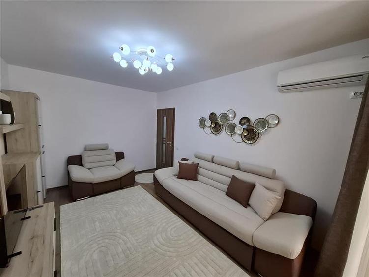 Apartament cu 2 camere decomandat, mobilat în Aeroport
