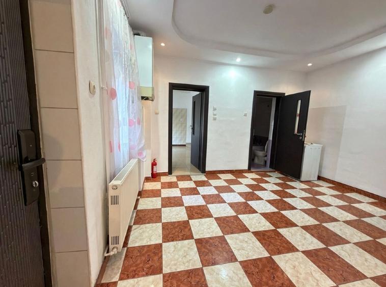 Casă individuală cu 5 camere cu Teren 161 Mp în P-ța Muncii