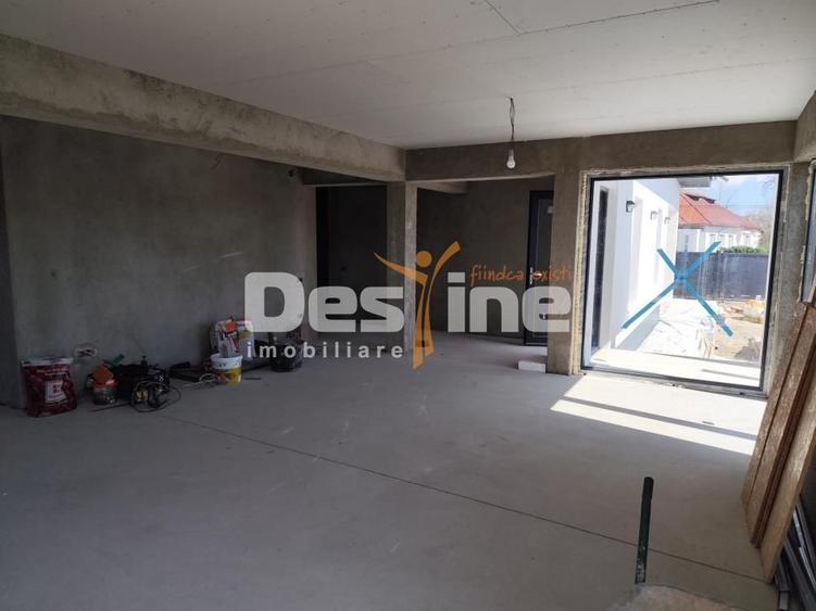 Casă individuală cu 4 camere cu Canalizare în Central
