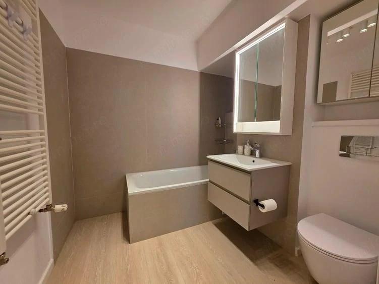 Apartament cu 4 camere decomandat în Decebal