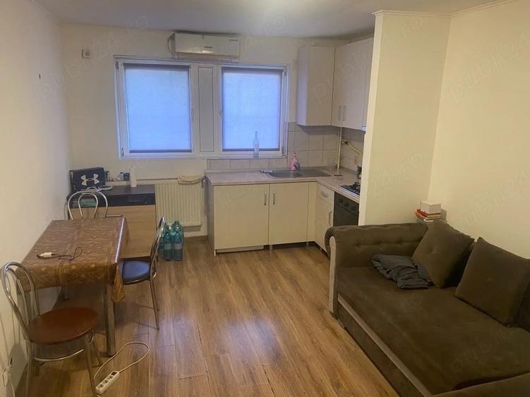 Apartament cu 3 camere semidecomandat în Sud
