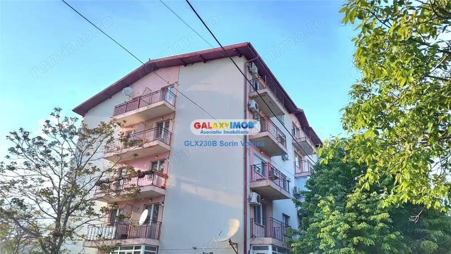 Apartament cu 3 camere decomandat în Titan