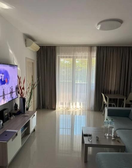 Apartament cu 2 camere semidecomandat, mobilat în City Park Mall