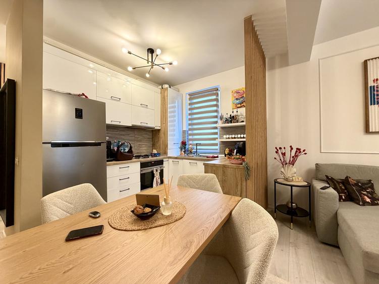 Apartament cu 3 camere semidecomandat, mobilat în Dumbrăvița
