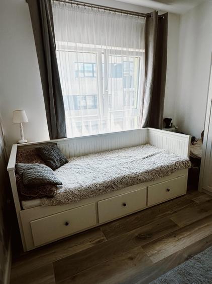 Apartament cu 3 camere decomandat, mobilat în Florești