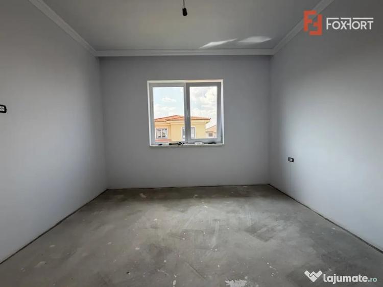 Casă cu 5 camere cu Teren 334 Mp în Dumbrăvița