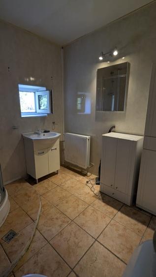 Apartament cu 3 camere semidecomandat în Mihai Bravu