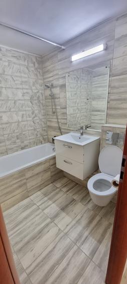Apartament cu 2 camere semidecomandat în Teiul Doamnei