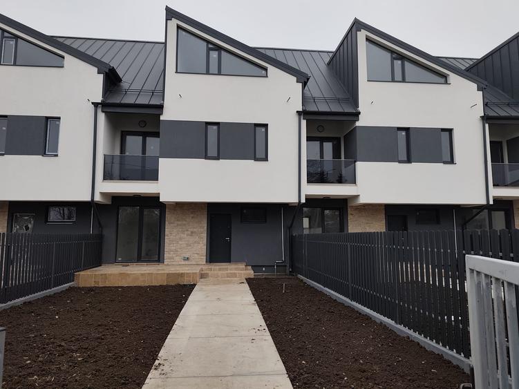 Duplex cu 5 camere cu Canalizare în Chiajna