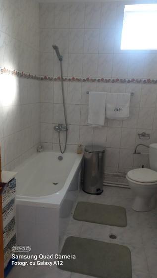 Casă cu 5 camere cu Teren 395 Mp în Central