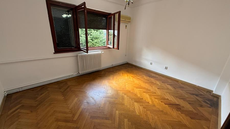 Apartament cu 3 camere semidecomandat în Pache Protopopescu