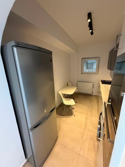 Apartament cu 3 camere în Magheru