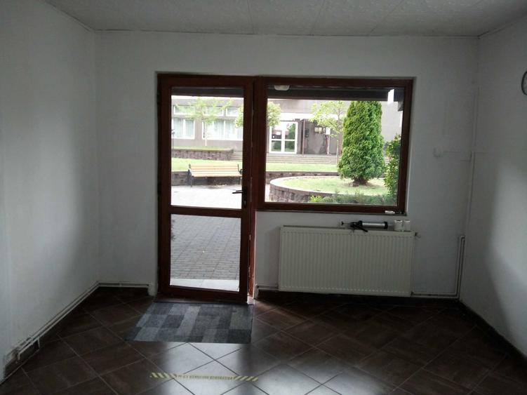 Spațiu comercial, de 25 mp, în Central