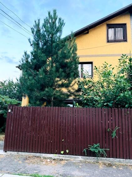 Duplex cu 7 camere cu Canalizare în Câmpinița