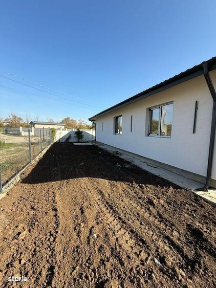 Casă cu 4 camere cu Teren 400 Mp în Clinceni