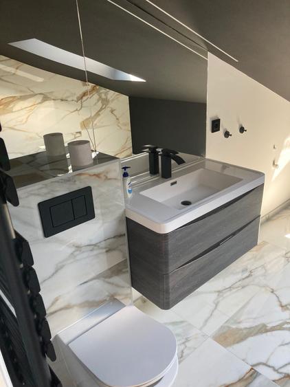 Apartament cu 2 camere decomandat în Europa
