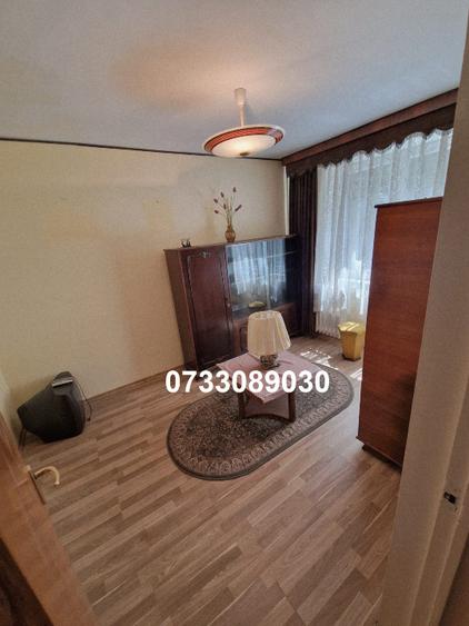 Apartament cu 3 camere decomandat în Berceni