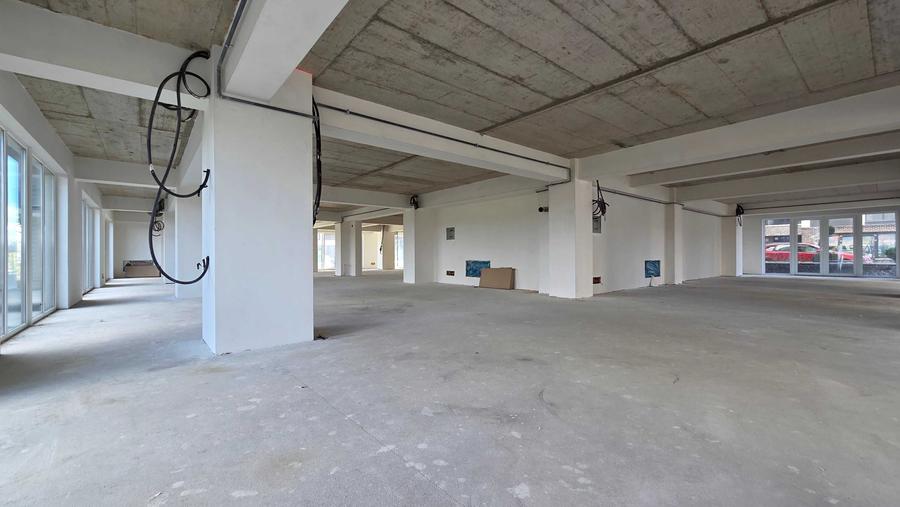Spațiu comercial, de 150 mp, în Central
