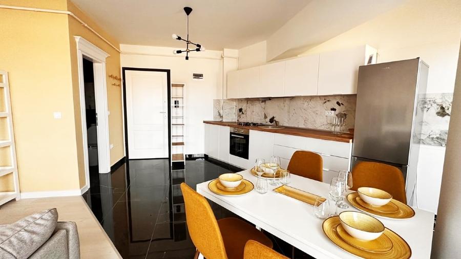 Apartament cu 3 camere decomandat, mobilat în Tătărași