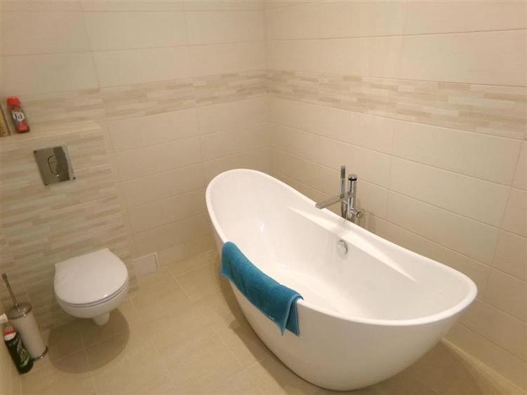 Casă individuală cu 5 camere cu Canalizare în Ghermănești