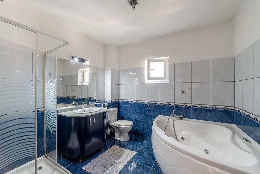 Apartament cu 6 camere decomandat în Găvana