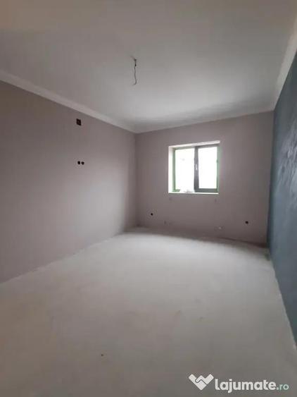 Casă cu 3 camere cu Teren 450 Mp în Horlești